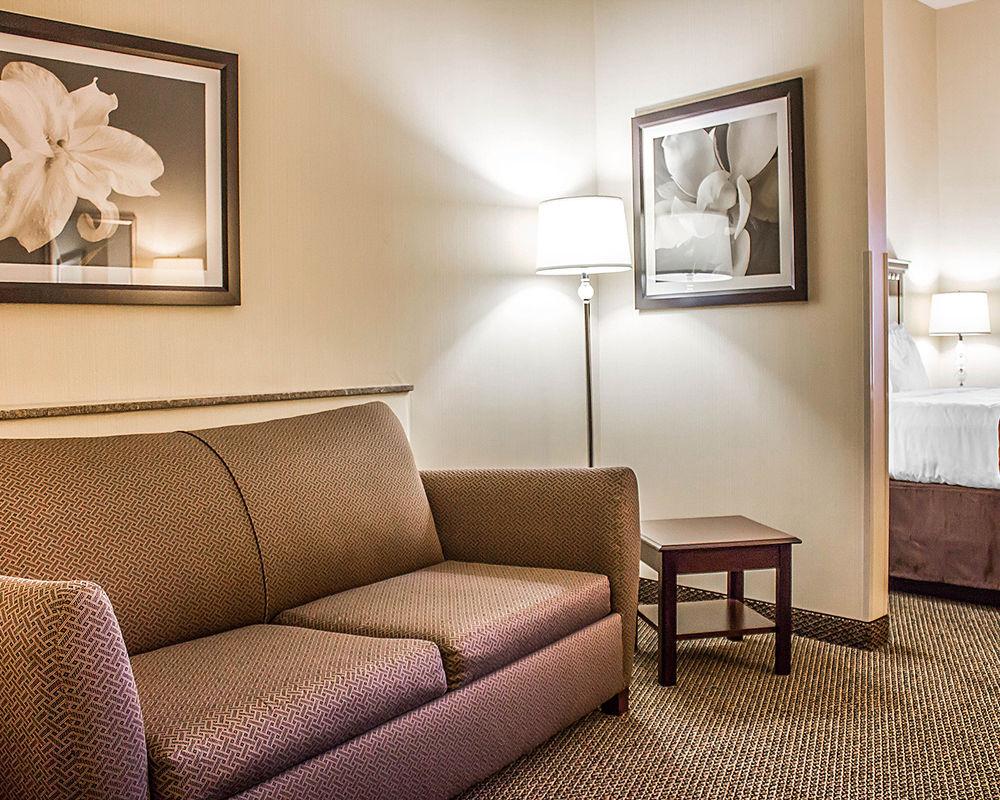 Holiday Inn - Cheshire - Southington By Ihg Dış mekan fotoğraf