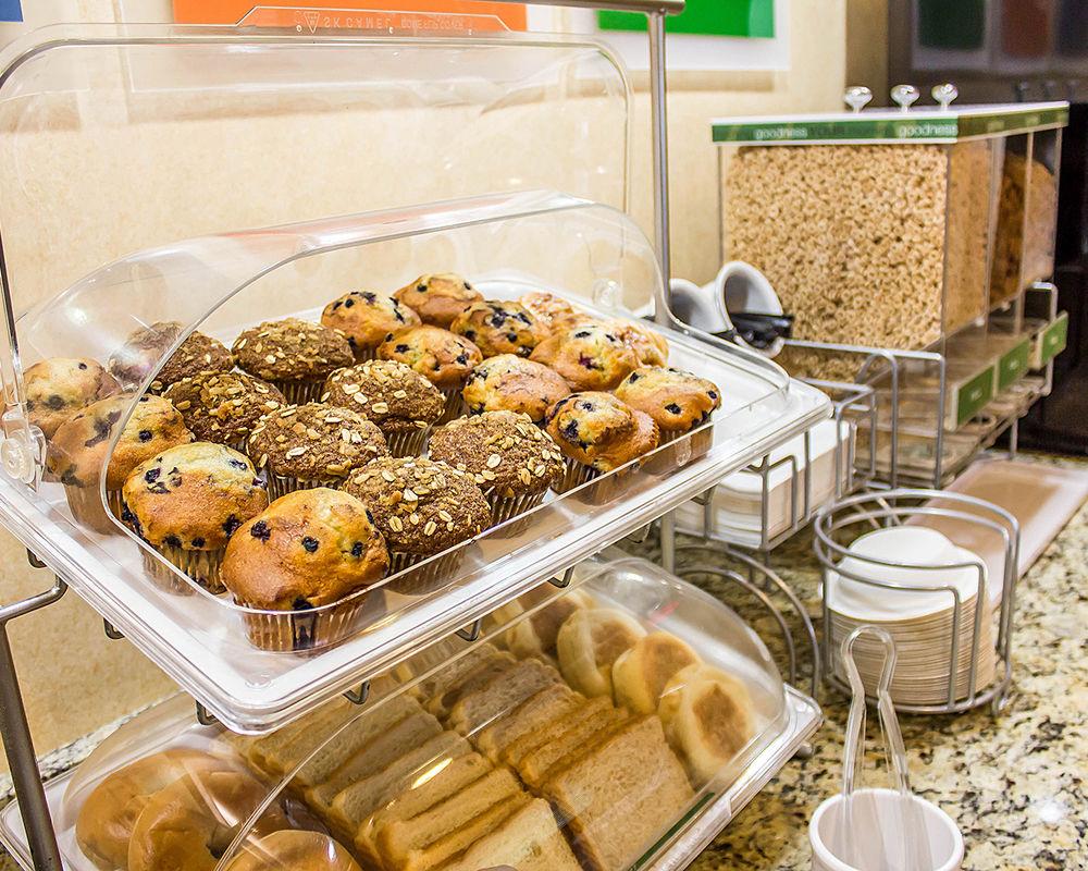 Holiday Inn - Cheshire - Southington By Ihg Dış mekan fotoğraf